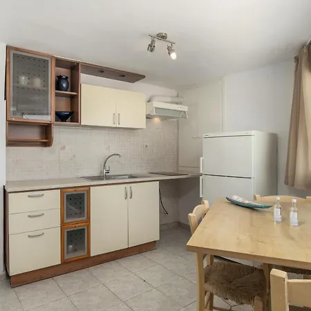 Kanava Seafront I Apartment Zefiria